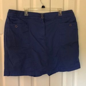 Blue cotton skort with stretch waist and pockets